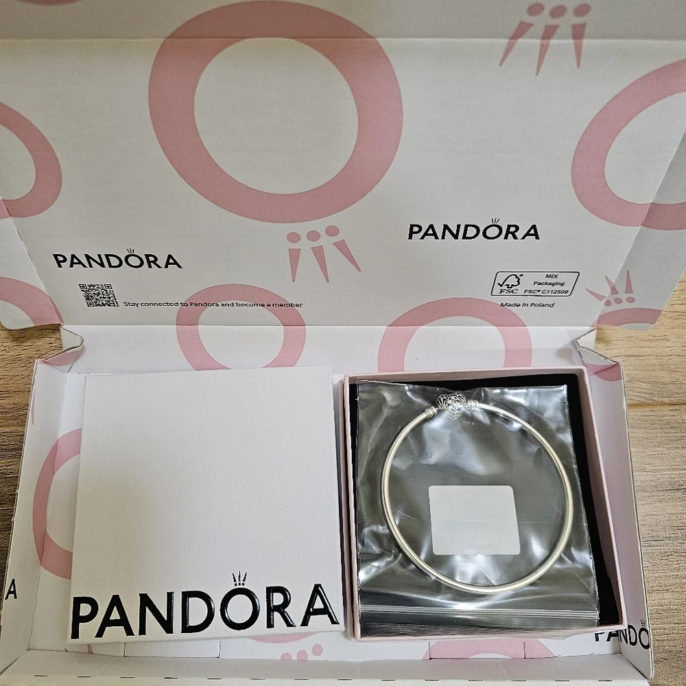 New Pandora Celestial Heart Clasp Bangle - Picture 3 of 10